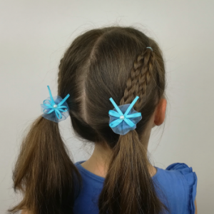 Peinados lindos con coletas y ligas para niñas con cabello largo   Manoslindascom